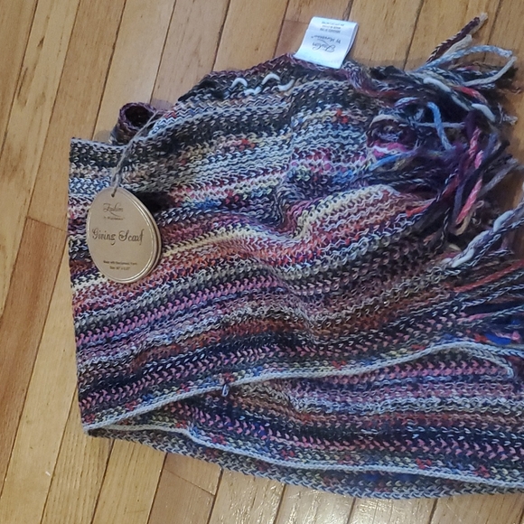 Francesca's Collections Accessories - Sale Francesca  giving scarf striped